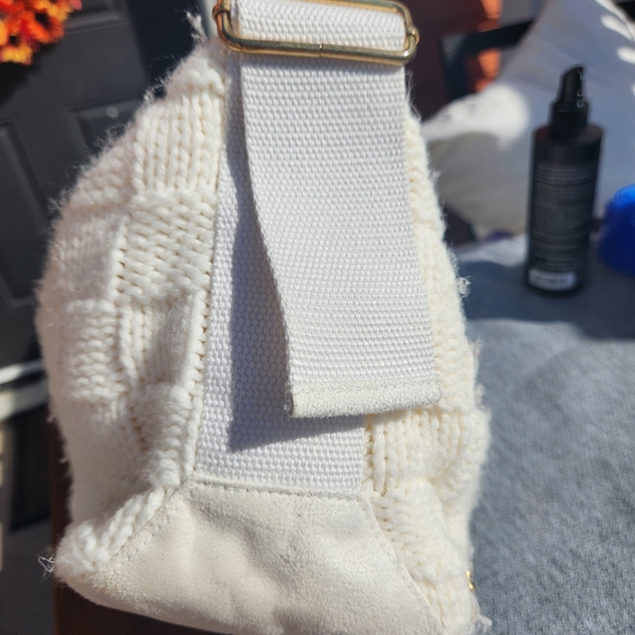 Cozy Checkerboard Knit Shoulder Bag - Chic Ivory Woven Texture - Picture 9 of 10